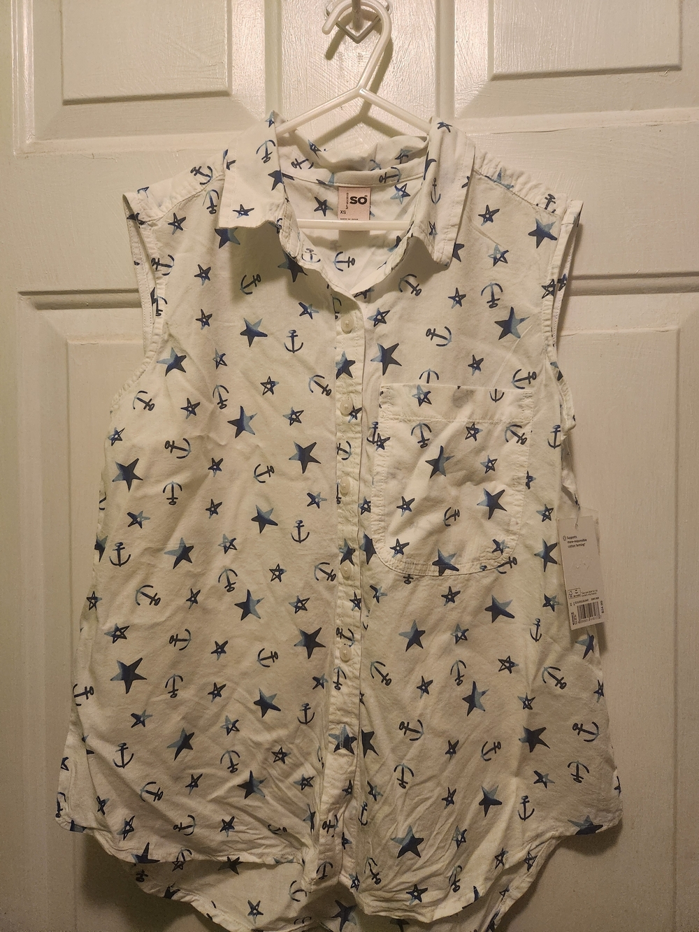 SO White Sleeveless Button-Up Top with Blue Star & Anchor Print